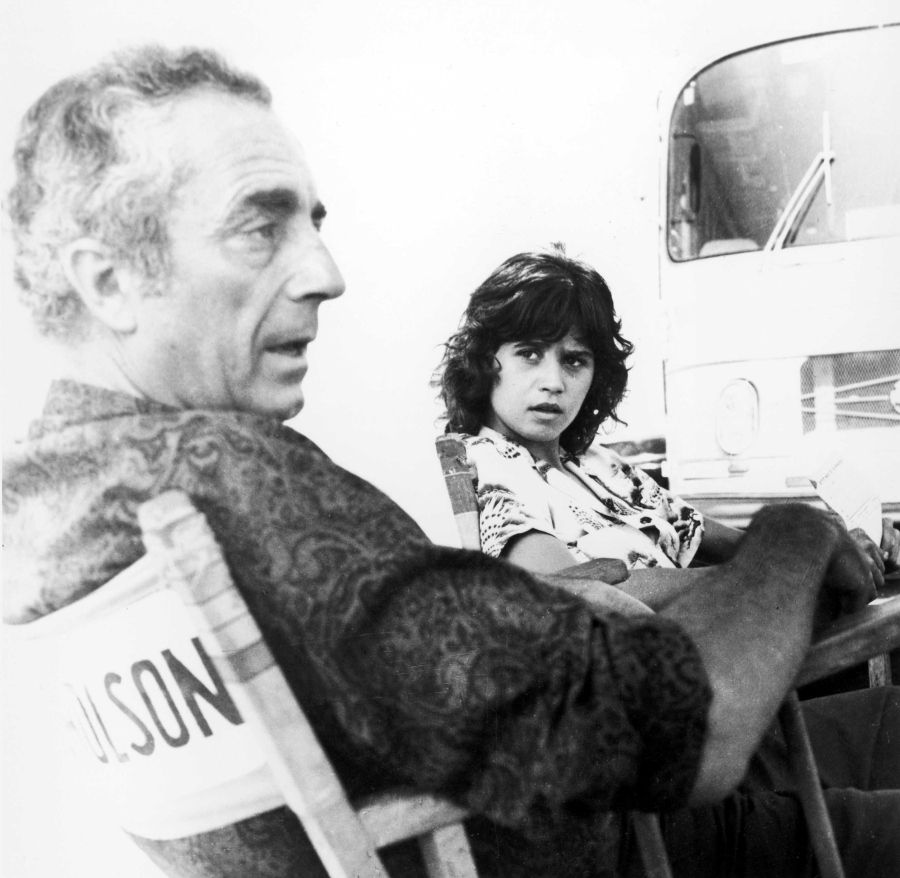 Michelangelo Antonioni et Maria Schneider sur le tournage de Profession : reporter (1974)
